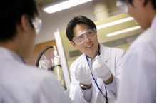 青栁充教授の写真